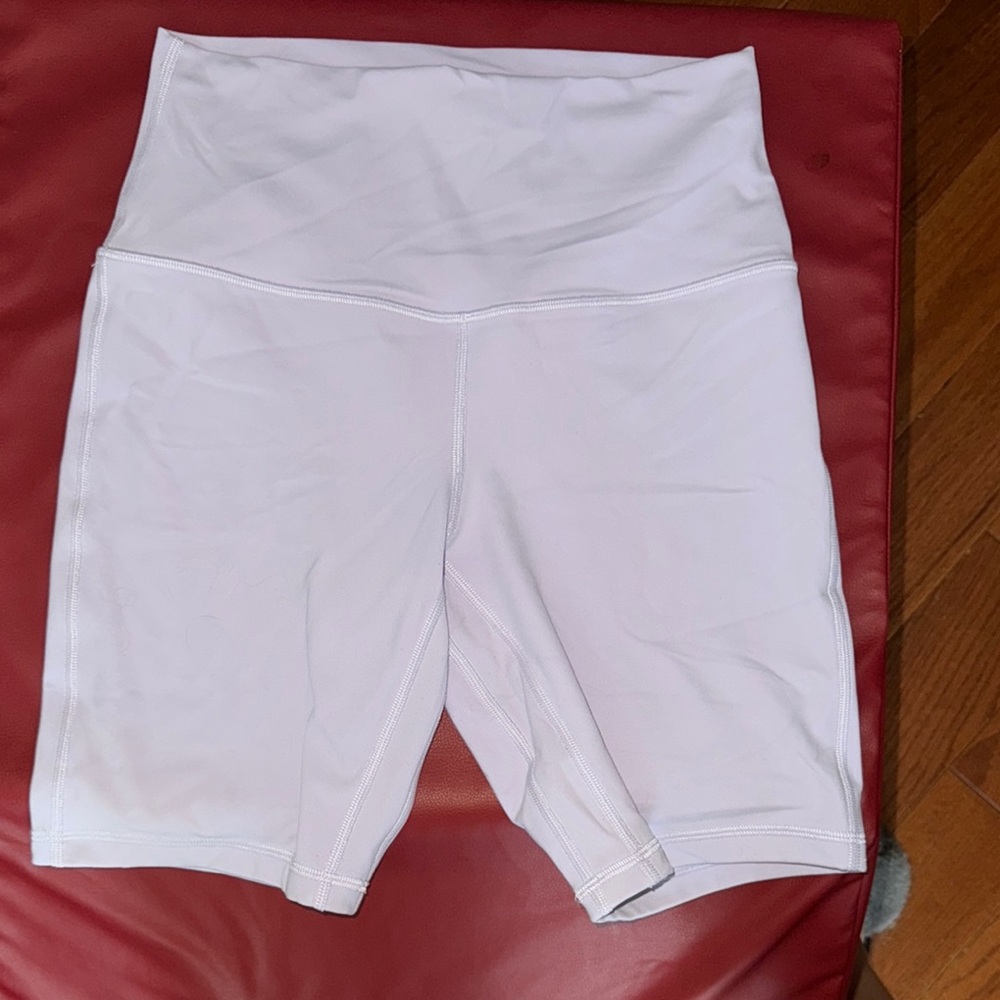 Lululemon 8” align size 6 biker shorts (light purple)